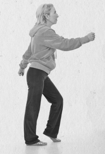 Иллюстрация к книге — Девочка. Девушка. Женщина [i_530.jpg]