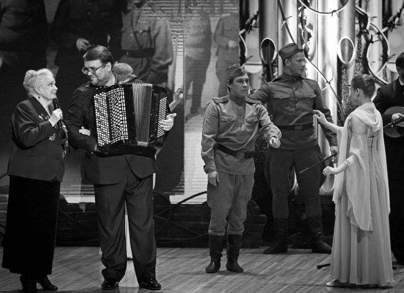 Иллюстрация к книге — Звёзды на небе [i_042.jpg]