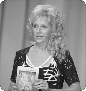 Иллюстрация к книге — Приключения Петрушки [i_001.jpg]