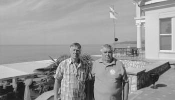 Иллюстрация к книге — Тайная война против СССР и России. Начальник 1 отдела по борьбе с терроризмом УБТ ФСБ РФ о лихих 90-х [i_062.jpg]