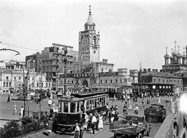 Иллюстрация к книге — Маятник жизни моей... 1930–1954 [i_053.jpg]