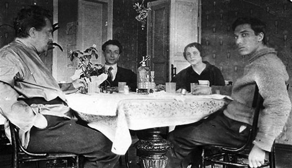 Иллюстрация к книге — Маятник жизни моей... 1930–1954 [i_057.jpg]