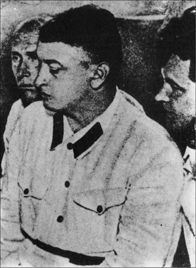 Иллюстрация к книге — Взлет и падение «красного Бонапарта». Трагическая судьба маршала Тухачевского [_30.jpg]