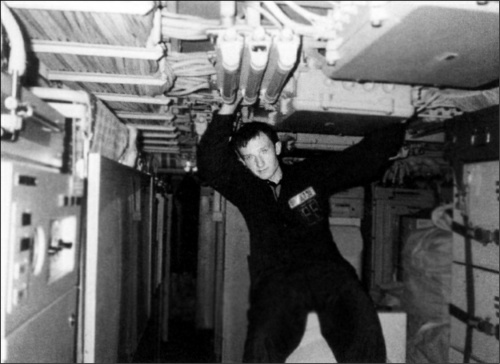 Иллюстрация к книге — Гибель &quot;Курска&quot;. Неизвестные страницы трагедии [i_009.jpg]