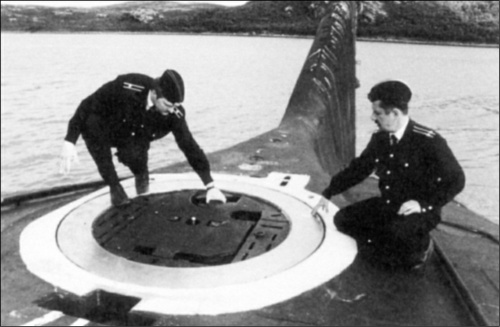 Иллюстрация к книге — Гибель &quot;Курска&quot;. Неизвестные страницы трагедии [i_020.jpg]