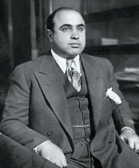 Иллюстрация к книге — Молодые и красивые. Мода двадцатых годов [i_040.jpg]