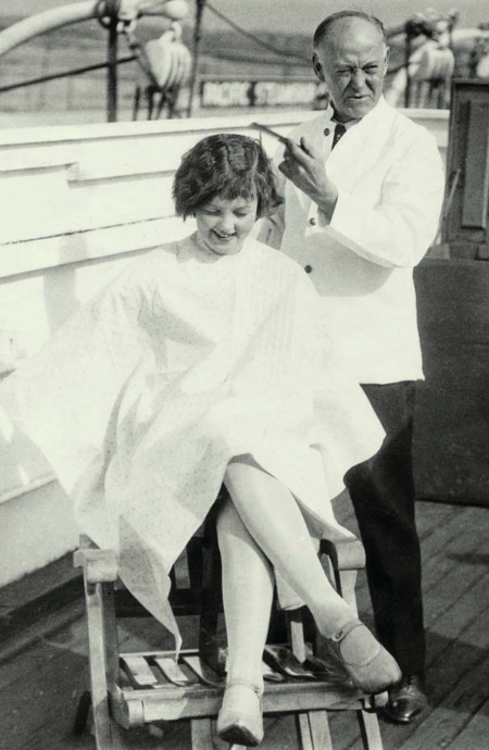 Иллюстрация к книге — Молодые и красивые. Мода двадцатых годов [i_103.jpg]