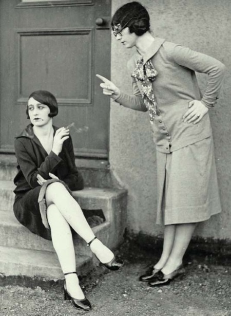 Иллюстрация к книге — Молодые и красивые. Мода двадцатых годов [i_131.jpg]