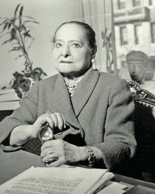 Иллюстрация к книге — Молодые и красивые. Мода двадцатых годов [i_142.jpg]