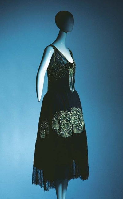 Иллюстрация к книге — Молодые и красивые. Мода двадцатых годов [i_187.jpg]