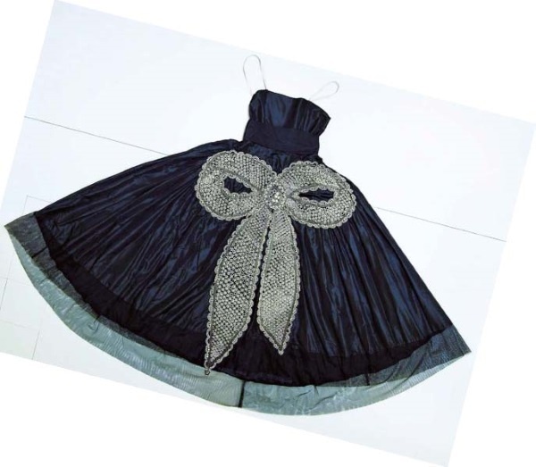 Иллюстрация к книге — Молодые и красивые. Мода двадцатых годов [i_189.jpg]