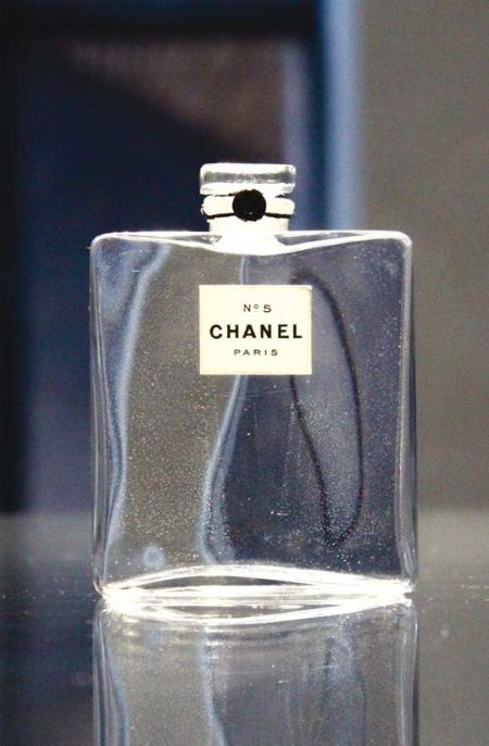 Иллюстрация к книге — Молодые и красивые. Мода двадцатых годов [i_203.jpg]