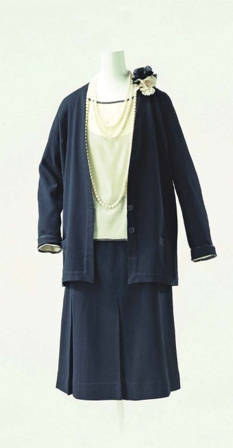 Иллюстрация к книге — Молодые и красивые. Мода двадцатых годов [i_211.jpg]