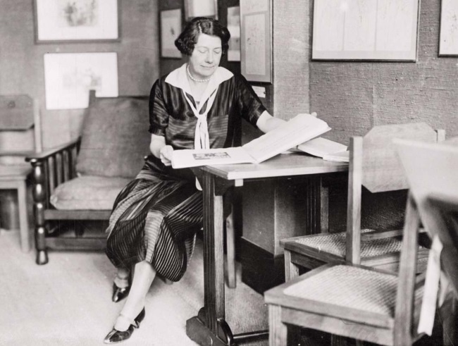 Иллюстрация к книге — Молодые и красивые. Мода двадцатых годов [i_212.jpg]