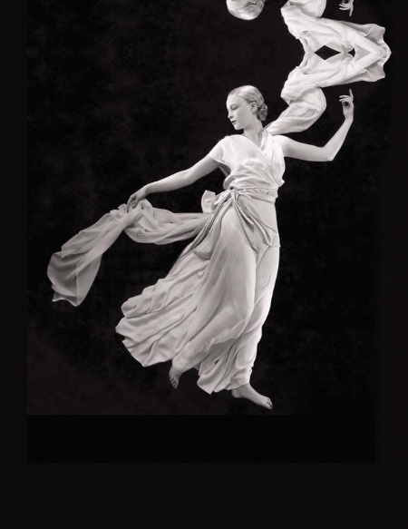 Иллюстрация к книге — Молодые и красивые. Мода двадцатых годов [i_252.jpg]