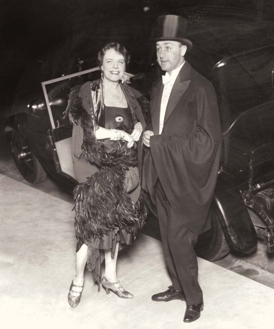 Иллюстрация к книге — Молодые и красивые. Мода двадцатых годов [i_270.jpg]