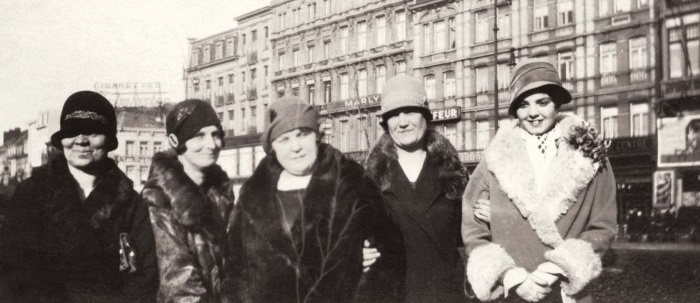 Иллюстрация к книге — Молодые и красивые. Мода двадцатых годов [i_282.jpg]