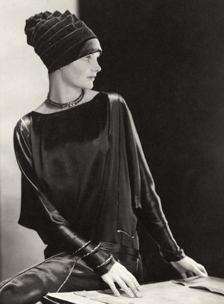 Иллюстрация к книге — Молодые и красивые. Мода двадцатых годов [i_320.jpg]