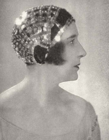 Иллюстрация к книге — Молодые и красивые. Мода двадцатых годов [i_322.jpg]