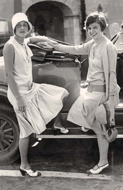 Иллюстрация к книге — Молодые и красивые. Мода двадцатых годов [i_449.jpg]