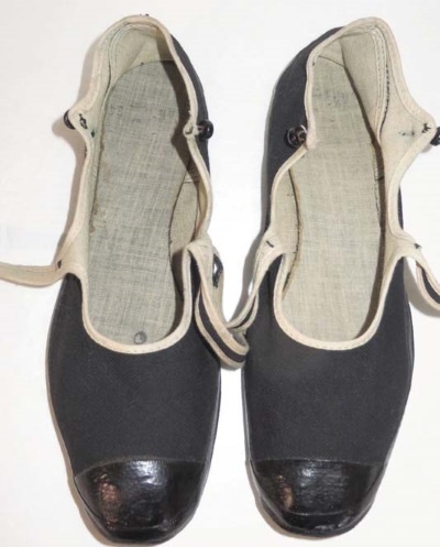 Иллюстрация к книге — Молодые и красивые. Мода двадцатых годов [i_461.jpg]