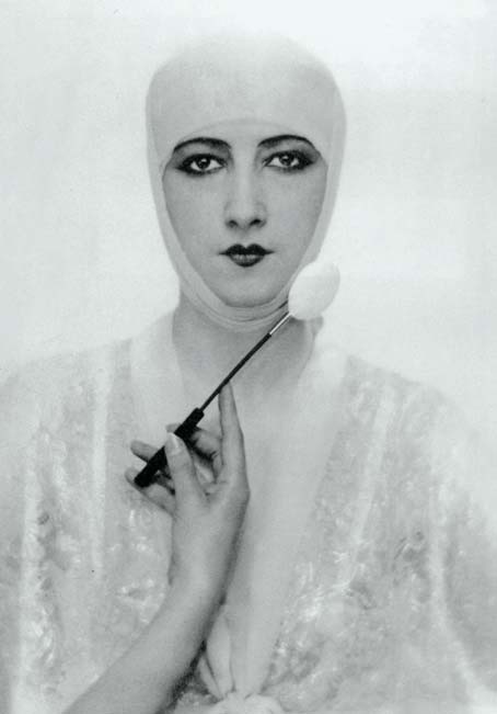 Иллюстрация к книге — Молодые и красивые. Мода двадцатых годов [i_514.jpg]