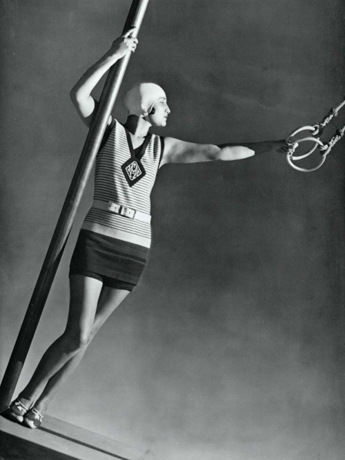 Иллюстрация к книге — Молодые и красивые. Мода двадцатых годов [i_523.jpg]