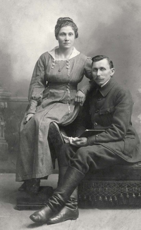 Иллюстрация к книге — Молодые и красивые. Мода двадцатых годов [i_542.jpg]