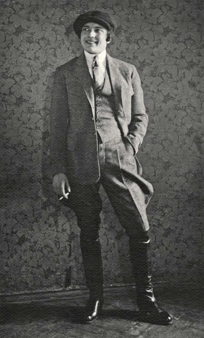 Иллюстрация к книге — Молодые и красивые. Мода двадцатых годов [i_561.jpg]