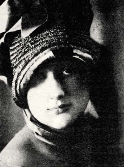 Иллюстрация к книге — Молодые и красивые. Мода двадцатых годов [i_575.jpg]