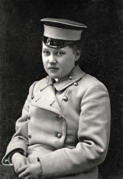 Иллюстрация к книге — Молодые и красивые. Мода двадцатых годов [i_600.jpg]