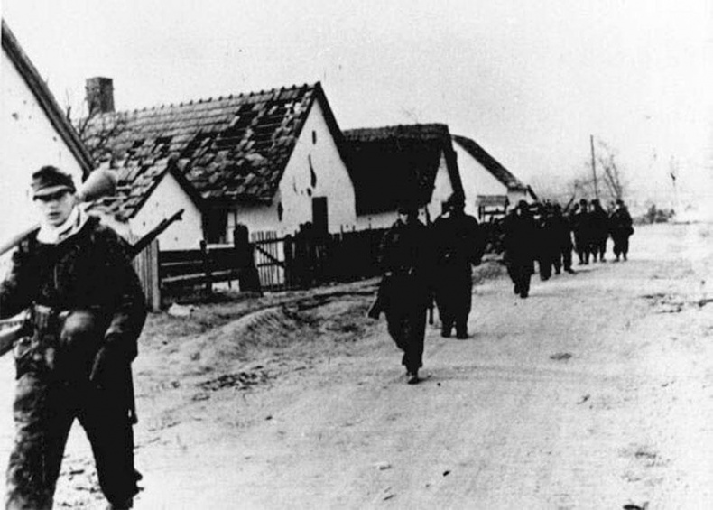 Иллюстрация к книге — 12-я танковая дивизия СС «Гитлерюгенд» [_77.jpg]