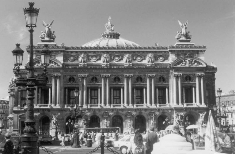 Иллюстрация к книге — 100 великих мастеров балета [i_002.jpg]