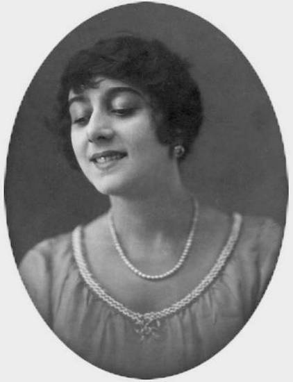 Иллюстрация к книге — 100 великих мастеров балета [i_052.jpg]