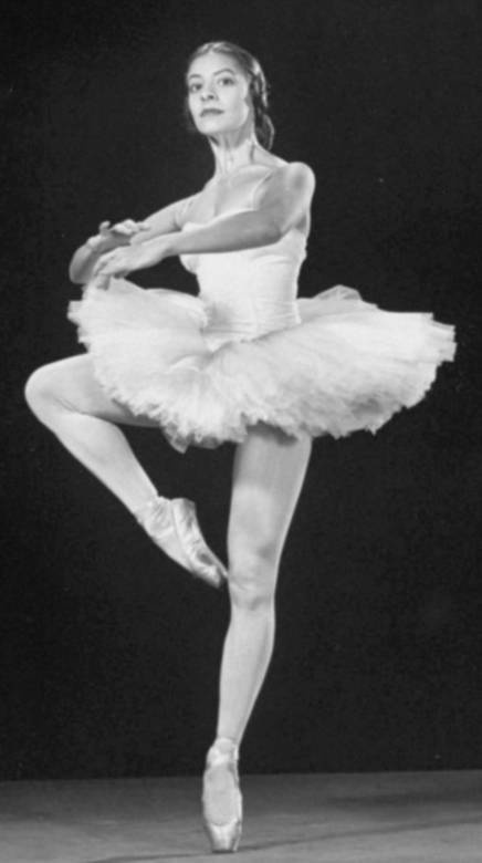 Иллюстрация к книге — 100 великих мастеров балета [i_074.jpg]