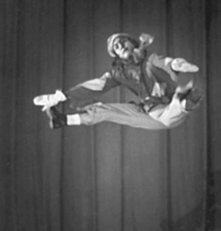 Иллюстрация к книге — 100 великих мастеров балета [i_075.jpg]