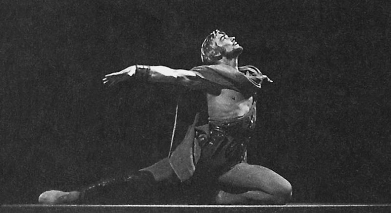 Иллюстрация к книге — 100 великих мастеров балета [i_124.jpg]