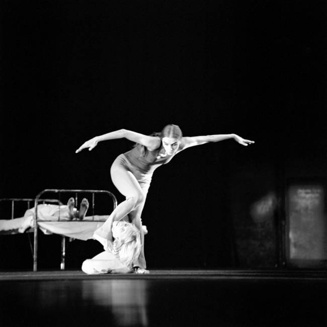 Иллюстрация к книге — 100 великих мастеров балета [i_127.jpg]