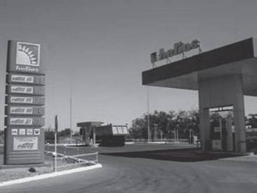 Иллюстрация к книге — 100 великих авантюристов [i_092.jpg]