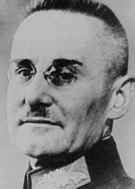 Иллюстрация к книге — 100 великих аристократов [i_098.jpg]