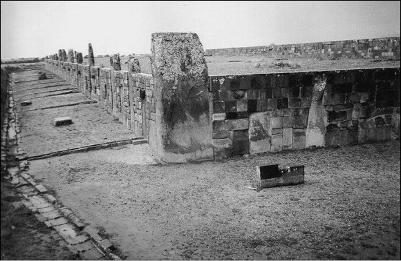 Иллюстрация к книге — 100 великих чудес света [i_032.jpg]