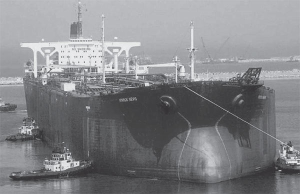 Иллюстрация к книге — 100 великих загадок истории флота [i_063.jpg]