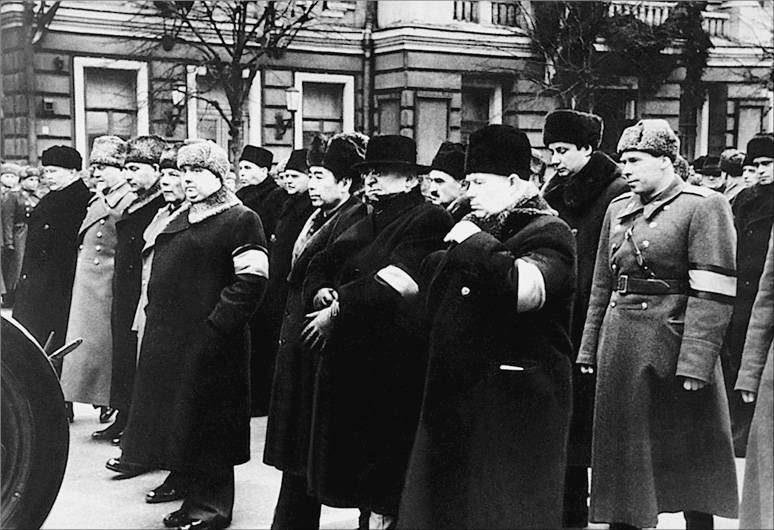 Иллюстрация к книге — Воспоминания. Время. Люди. Власть. В 2 книгах. Книга 1 [i_012.jpg]