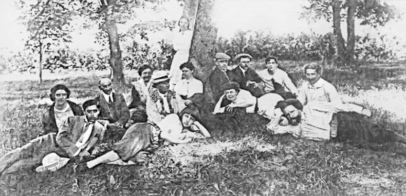 Иллюстрация к книге — Марина Цветаева. Беззаконная комета [i_054.jpg]