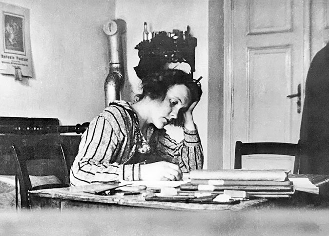 Иллюстрация к книге — Марина Цветаева. Беззаконная комета [i_134.jpg]