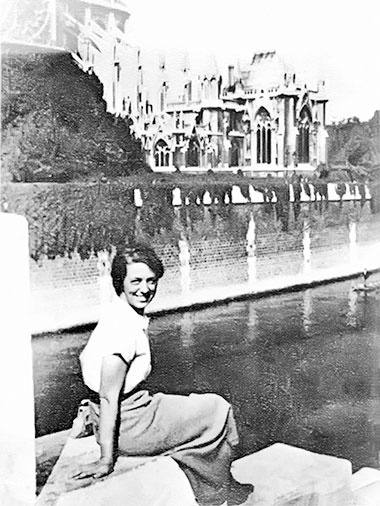 Иллюстрация к книге — Марина Цветаева. Беззаконная комета [i_242.jpg]