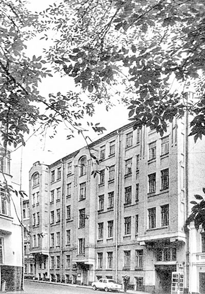 Иллюстрация к книге — Марина Цветаева. Беззаконная комета [i_278.jpg]