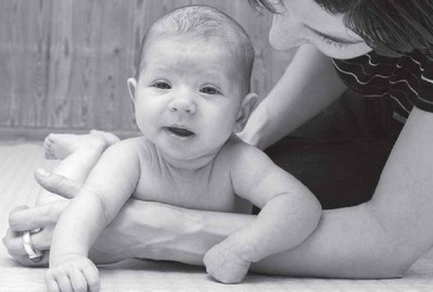 Иллюстрация к книге — PEKiP. Игра и движение. Более 100 развивающих игр для детей первого года жизни [i_021.jpg]