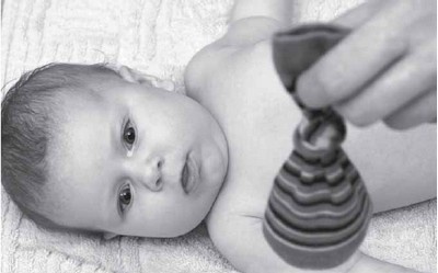 Иллюстрация к книге — PEKiP. Игра и движение. Более 100 развивающих игр для детей первого года жизни [i_025.jpg]