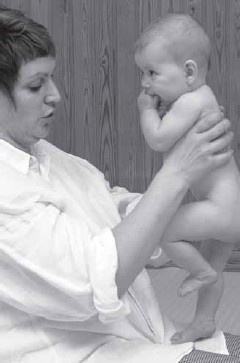 Иллюстрация к книге — PEKiP. Игра и движение. Более 100 развивающих игр для детей первого года жизни [i_035.jpg]